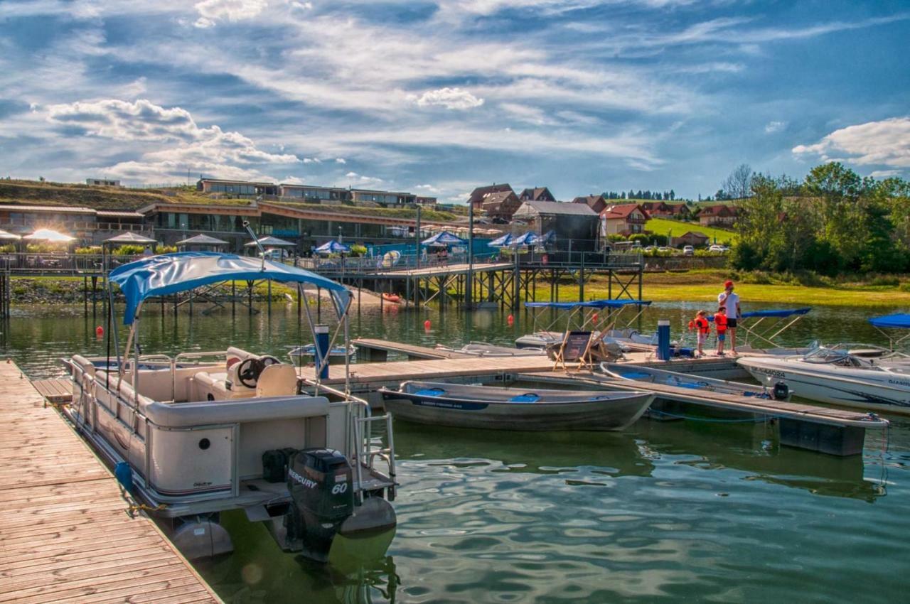 Marina Liptov Pri Liptovskej Mare Hotel Bobrovnik Exterior photo